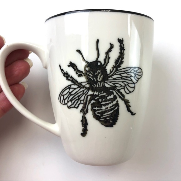 Abbott white ceramic Bee mug - Picture 3 of 8